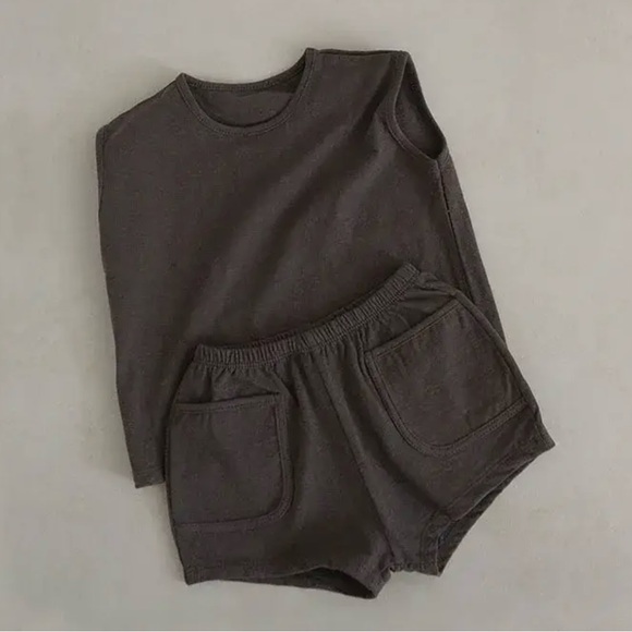 Toddler boy shorts and vest top outfit 12-18 months - Picture 2 of 3